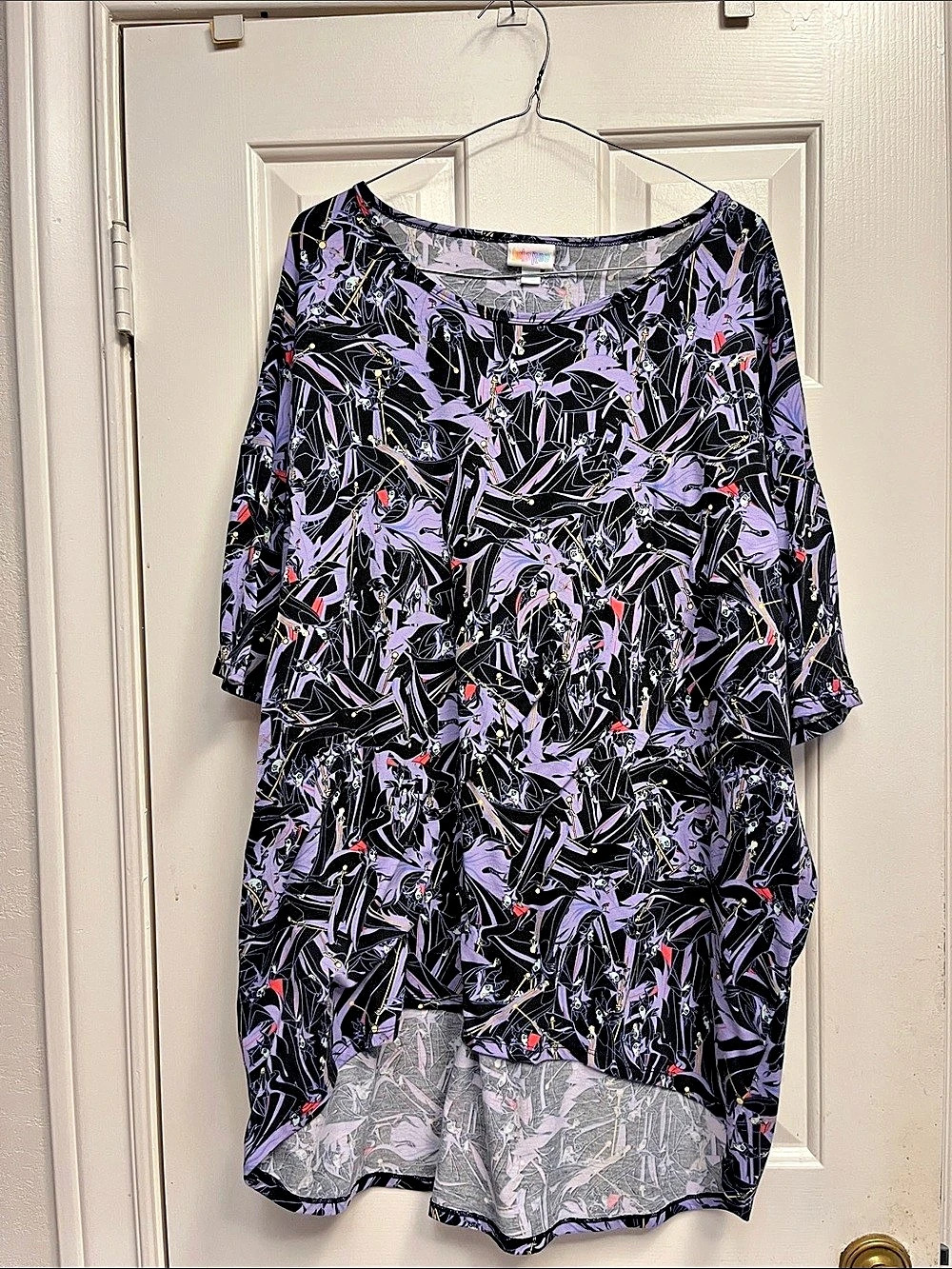 Lularoe Malevolent  Print Tunic 2XL Like New